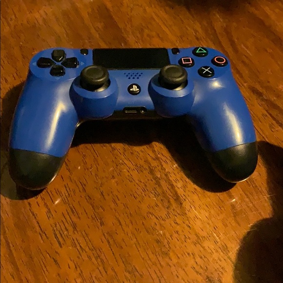 PS4 controller - Picture 2 of 2